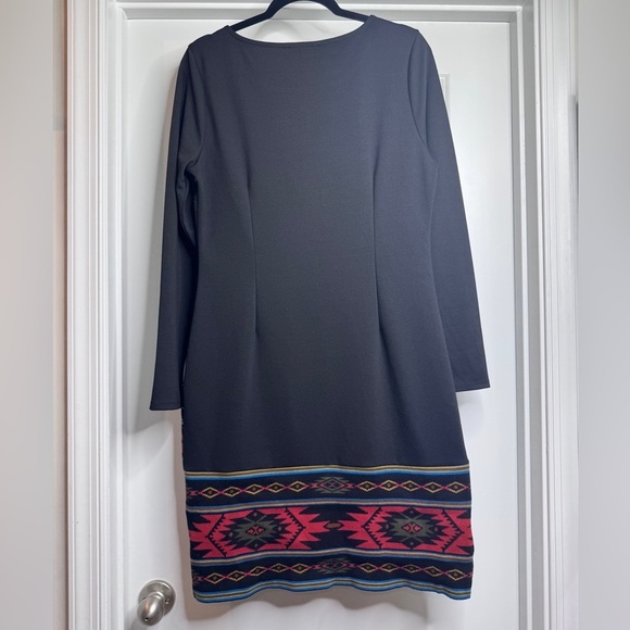 Knit Black Scoop Neck Southwestern Knee Length Shift Dress Tribal Print Hem - Picture 7 of 8